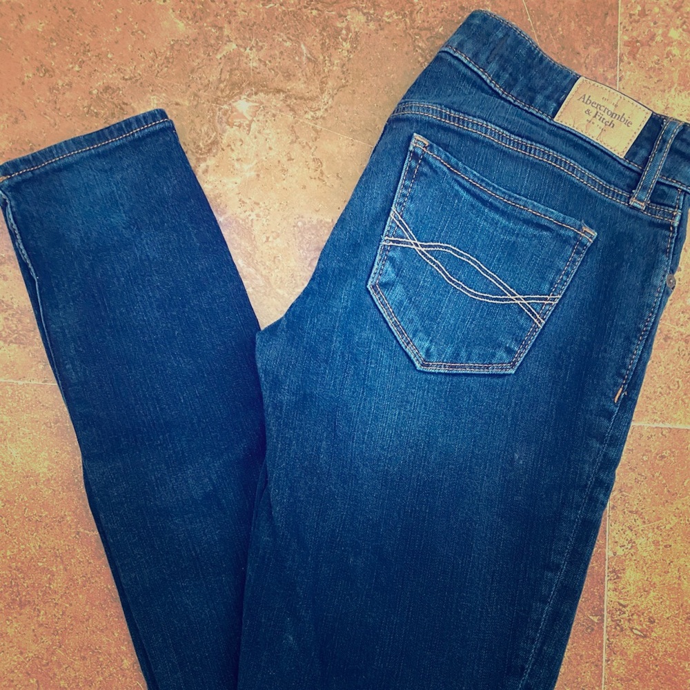 Abercrombie Skinny Jean size 26/2L